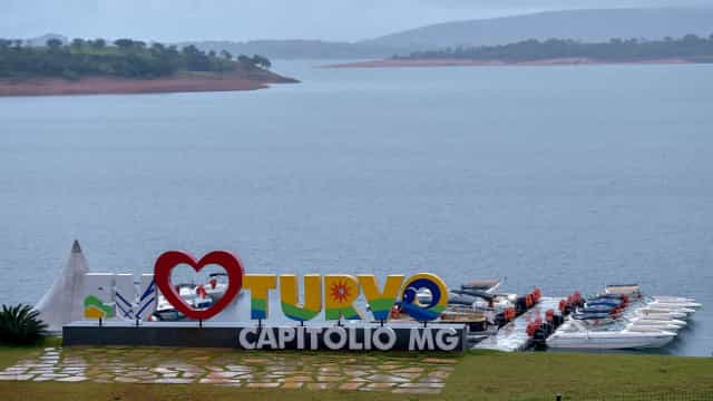 Capitólio (MG) reabre cânions com menos lanchas e proibição em dias de chuva