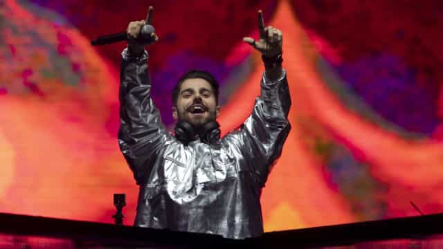 Alok pinta o céu do Lollapalooza 2022 em show sem hits acusados de plágio