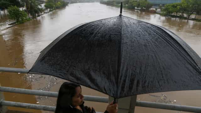 Inmet alerta para chuvas fortes e risco de alagamento em mais de 1,3 mil cidades