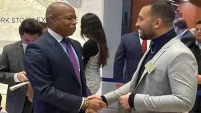 Gil do Vigor visita Bolsa e conhece prefeito de Nova York