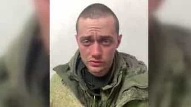 Prisioneiros russos na Ucrânia: "Matamos civis, vão atrás de Putin"