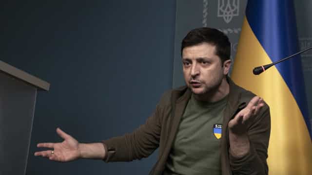 Ucrânia acusa Rússia de desrespeitar cessar-fogo parcial e adia retirada de civis