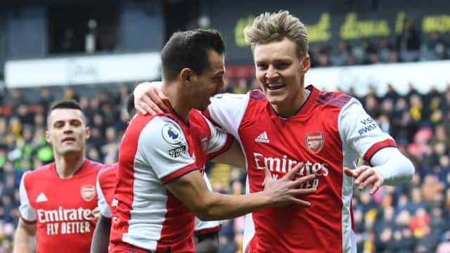 Martinelli garante vitória do Arsenal em jogo cheio de golaços contra o Watford