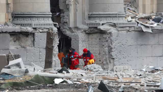 Rússia volta a atacar Lviv, próximo à fronteira com a Polônia, acusa Ucrânia