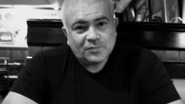 Filha chora a morte do pai que morreu ajudando crianças na Ucrânia