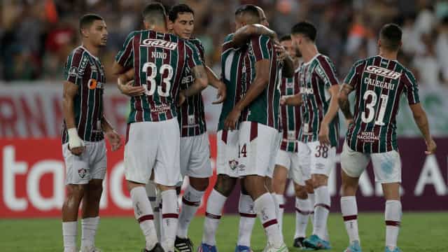 Fluminense supera o Botafogo e fica perto de decisão com o Flamengo no Carioca
