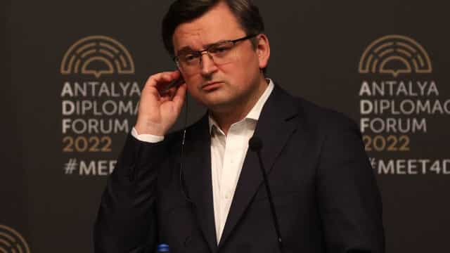 ‘Ele veio pra discutir, não para decidir’, diz chanceler da Ucrânia sobre Lavrov