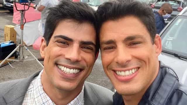 "Maravilhosos". Cauã Reymond posta foto ao lado do irmão
