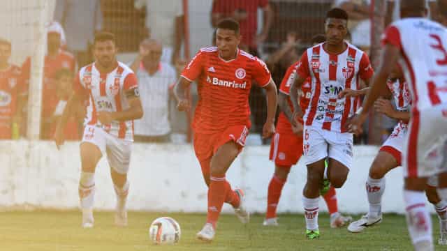 Internacional empata com rebaixado Guarany e enfrentará Grêmio nas semifinais