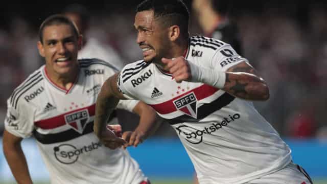 Luciano decide, e São Paulo vence o Botafogo-SP no Morumbi
