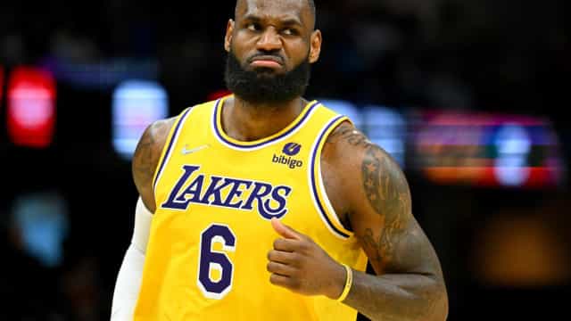 Com ‘triple-double’, LeBron lidera Lakers em vitória sobre seu ex-time na NBA