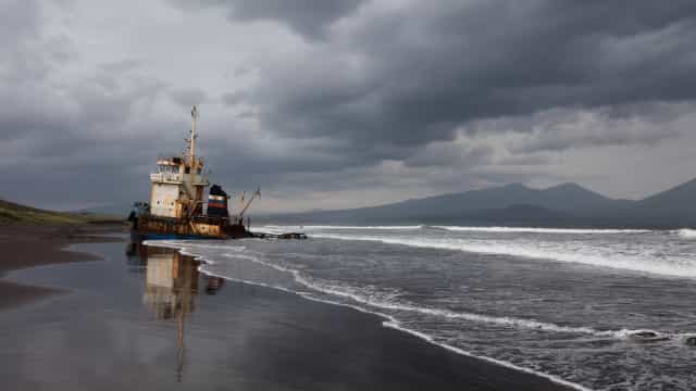 Ucrânia faz ataque inédito contra navios russos em porto ocupado na guerra