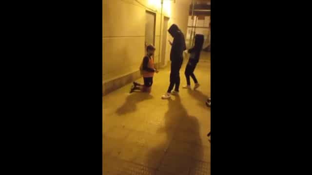 Jovens gravam e divulgam agressão a menino de 13 anos em Bilbau