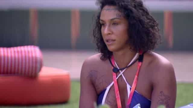 BBB 22: Fãs de Arthur Aguiar promovem ataques transfóbicos contra Lina