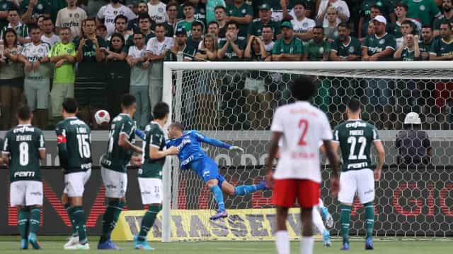 Palmeiras vence Bragantino no Paulista e faz nona final com Abel