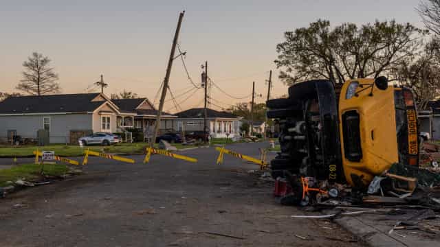Tornado provoca rastro de destruição nos Estados Unidos