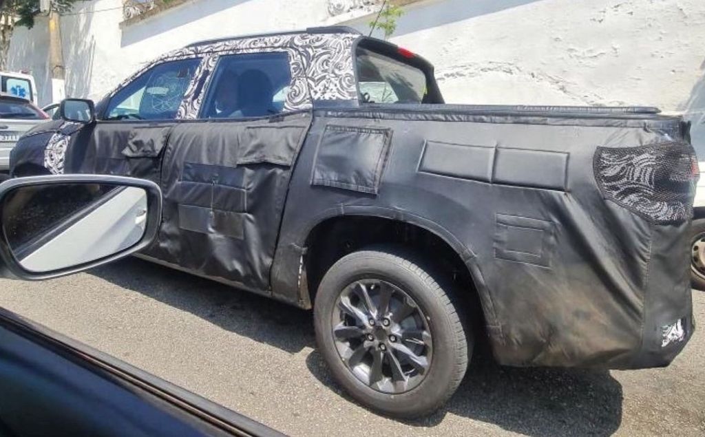 Nova Montana é flagrada novamente no Brasil