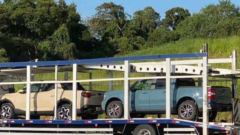 Hyundai Santa Cruz é flagrada com a Maverick em MG