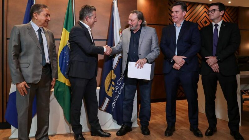 Governador entrega contas ao TCE e destaca investimentos: “Estamos devolvendo à sociedade aquilo que é pago em impostos”