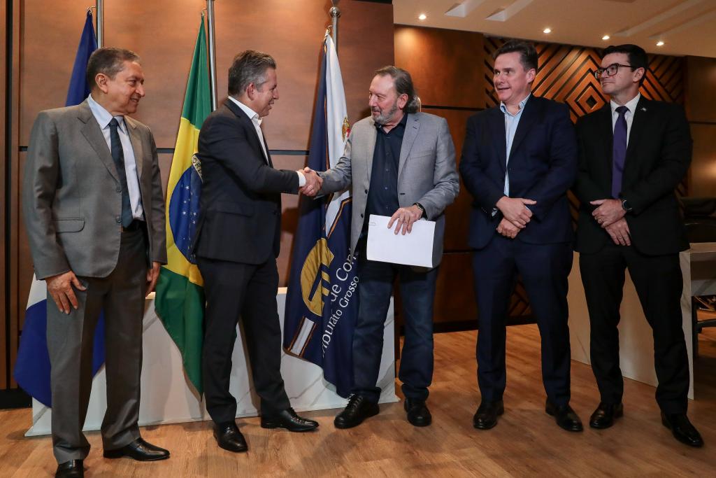 Governador entrega contas ao TCE e destaca investimentos: “Estamos devolvendo à sociedade aquilo que é pago em impostos”