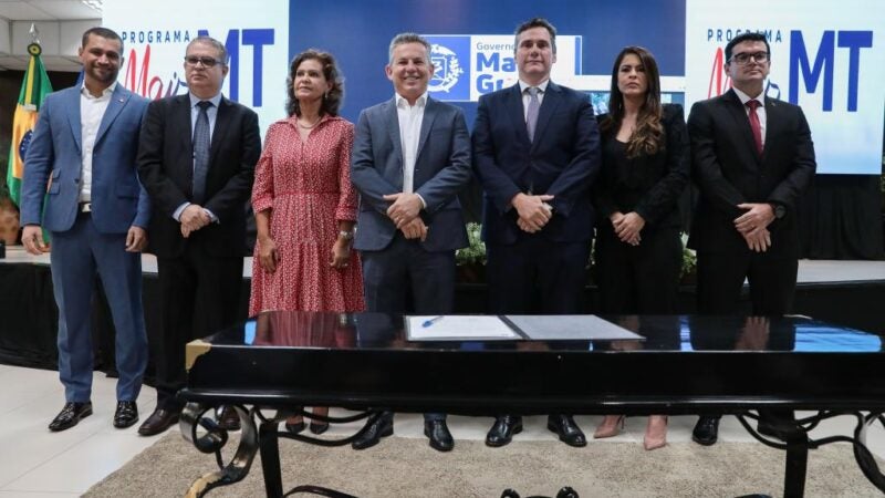 Governador pede empenho para que novos secretários continuem entregando serviços cada vez melhores