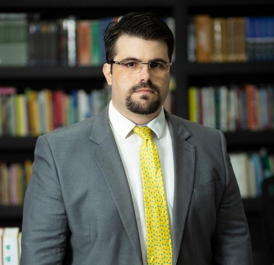 Direito, política, confusão e intelectual de ocasião