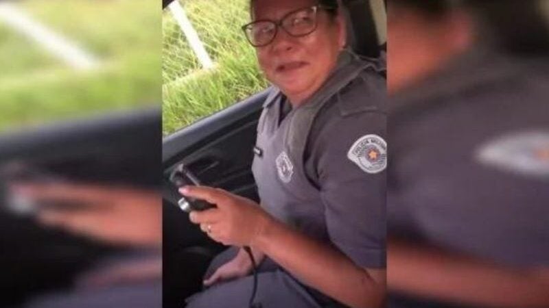 Filhos fazem homenagem à mãe PM prestes a se aposentar; [VÍDEO]