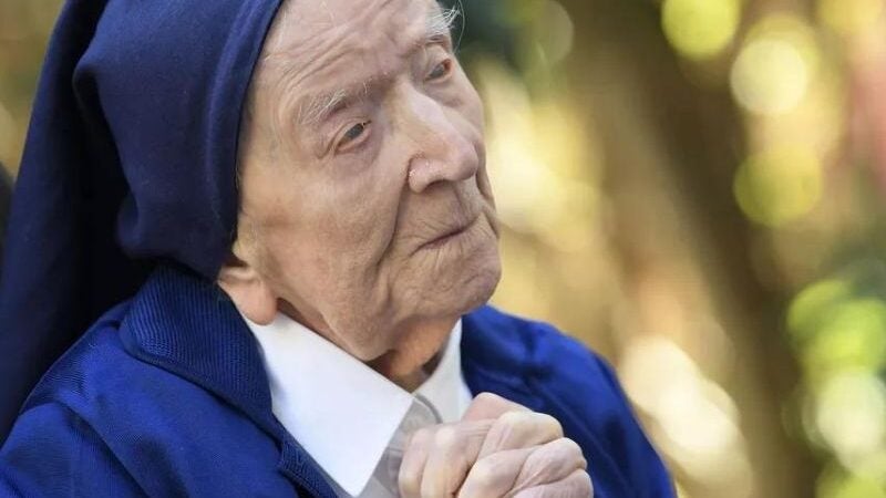 Freira francesa de 118 anos se torna a pessoa mais velha do mundo
