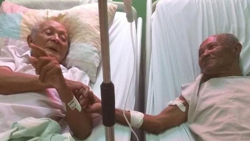 Irmãos se reencontram em hospital após 15 anos sem se ver [vídeo]