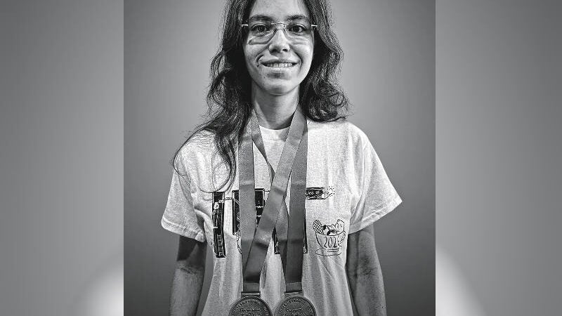 Brasileira de 17 aprovada no MIT  busca ajuda para arcar com custos