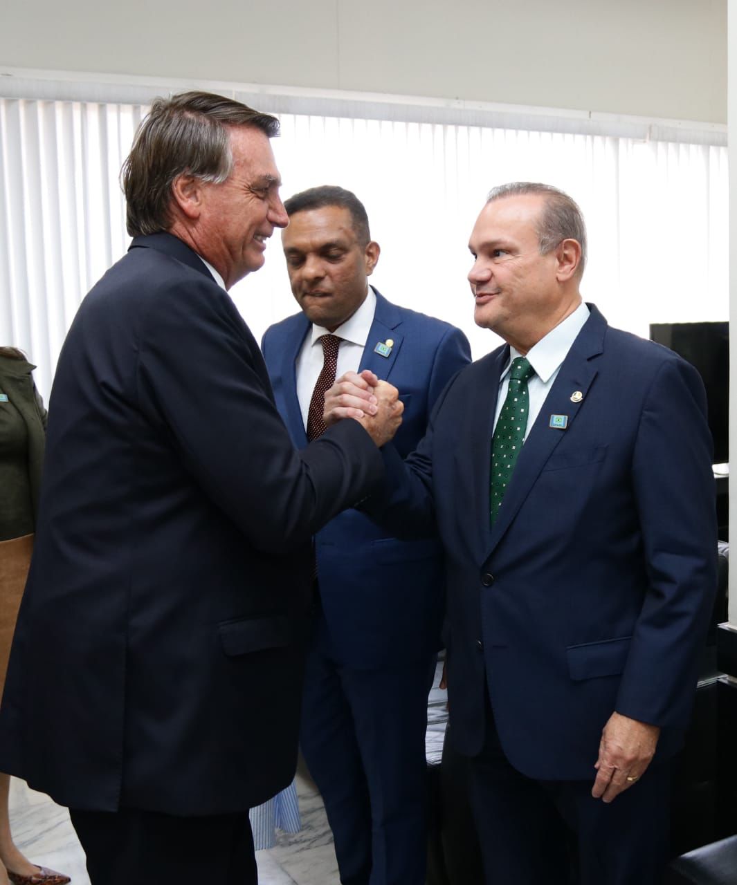 Bolsonaro confirma apoio a Wellington Fagundes ao Senado