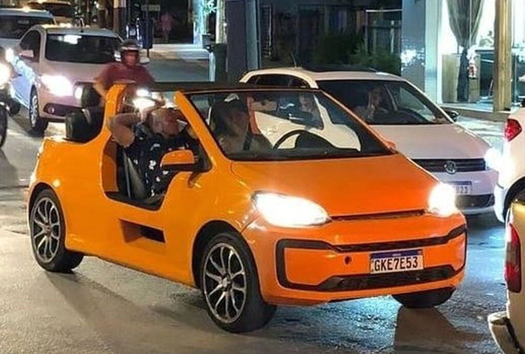 Buggy-up: hatch da VW vira carro praiano em SC