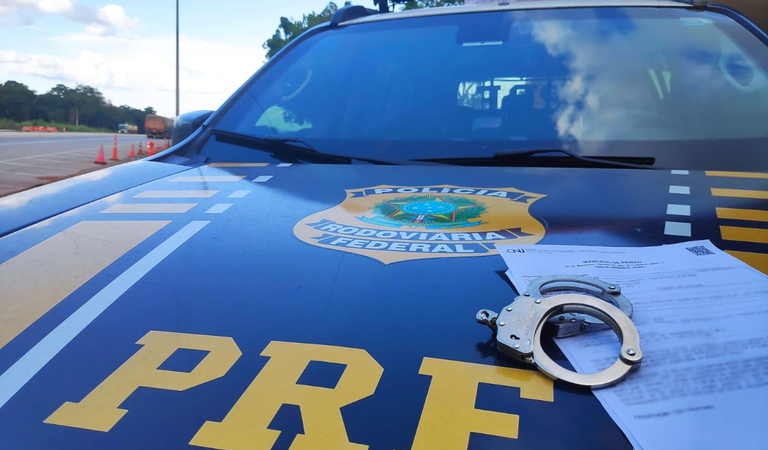 PRF em Mato Grosso prende dois indivíduos foragidos da justiça
