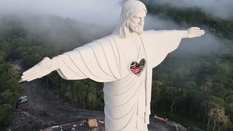 Termina obra da maior estátua de Cristo do mundo. Fica no RS