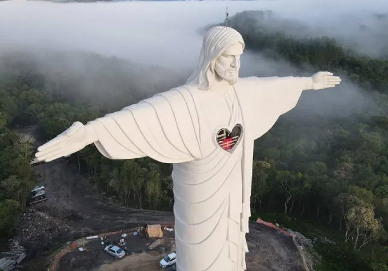 Termina obra da maior estátua de Cristo do mundo. Fica no RS