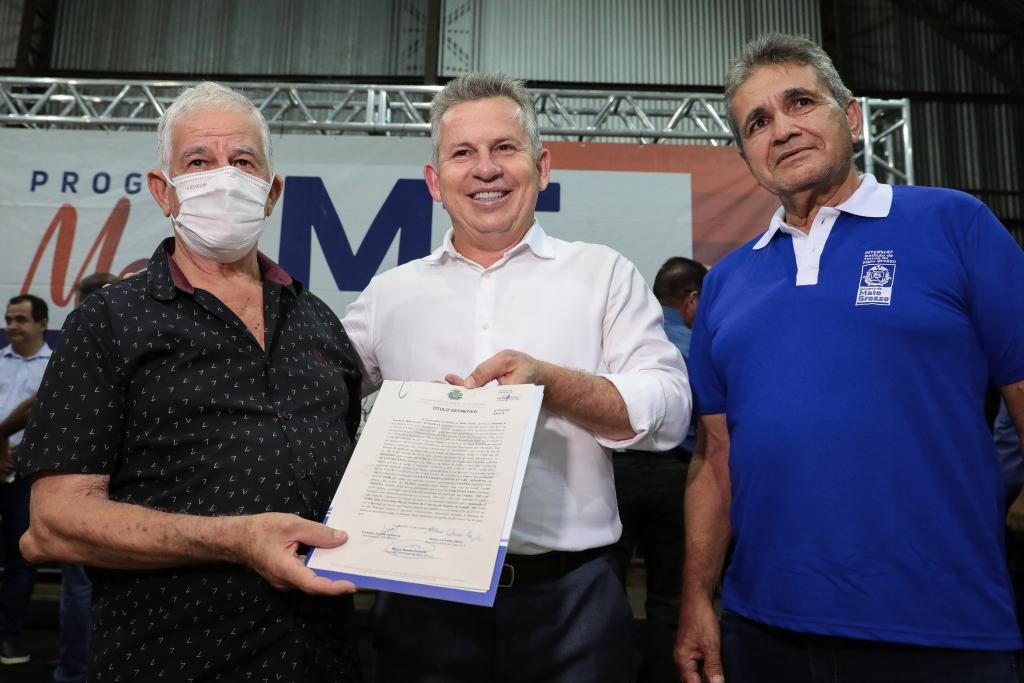 Governo de Mato Grosso beneficiou 5 mil famílias com entregas de títulos de imóveis em Cuiabá
