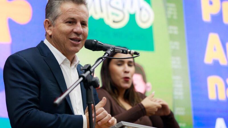 Governador vai a Nobres e assina mais de R$ 40 milhões para obras na região