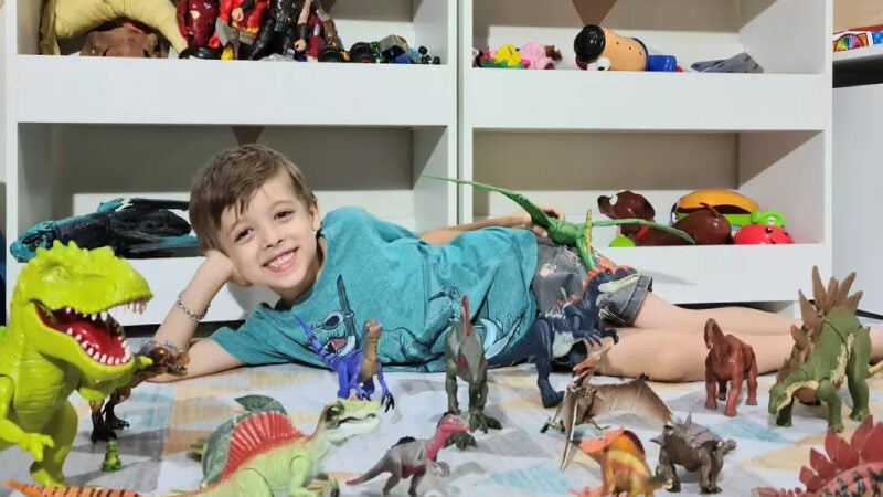Menino de 5 anos é brasileiro mais novo a entrar para clube de gênios