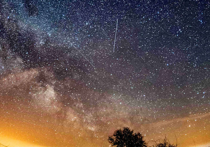 Abril tem 1º chuva mais intensa de estrelas cadentes e eclipse