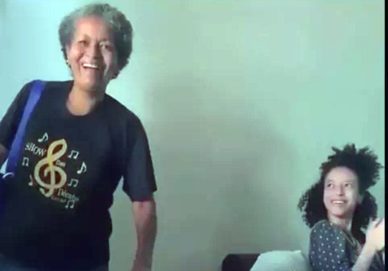 Mãe se emociona ao saber que filha passou em 1º lugar na UnB e viraliza [vídeo]