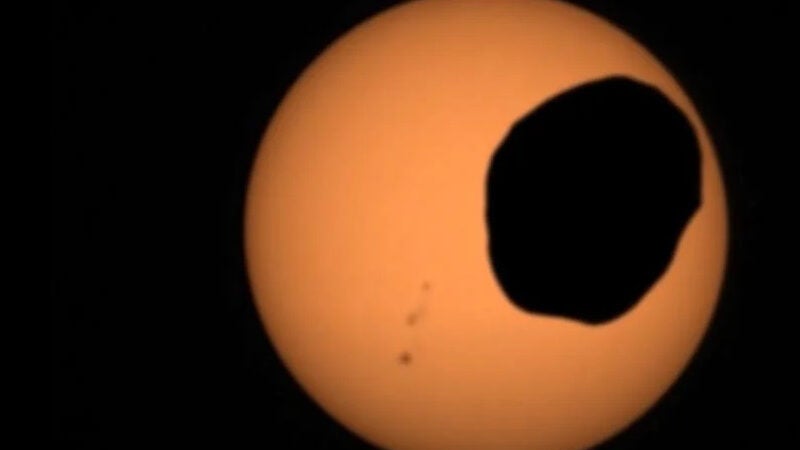 Rover Perseverance da NASA registra eclipse em Marte. Assista!