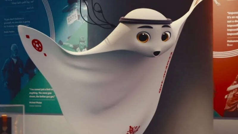 Mascote com traje típico árabe da Copa do Catar viraliza na web