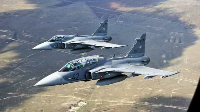 Caças Gripen já voam pelo espaço aéreo brasileiro