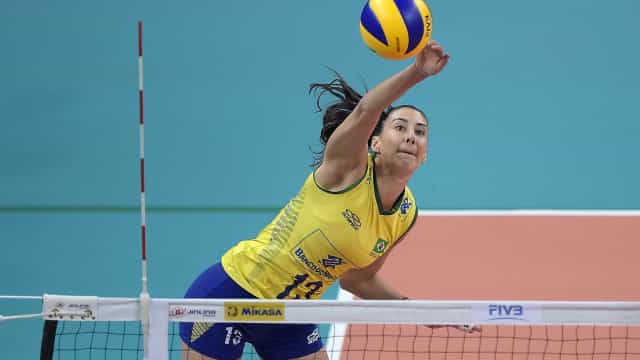 Vôlei exalta Sheilla por aposentadoria: ‘Maior de todos os tempos’
