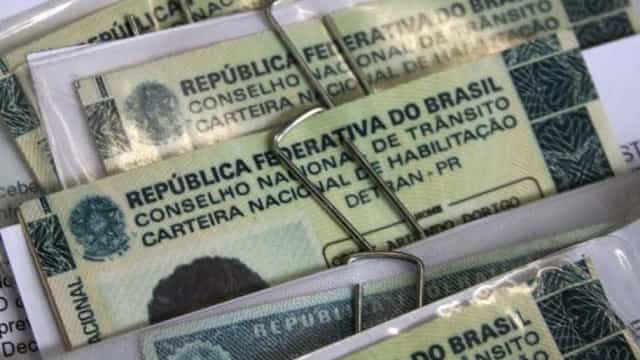 CNHs vencidas em novembro e dezembro de 2020 devem ser renovadas neste mês