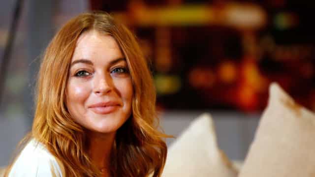 Bebê a caminho? Lindsay Lohan faz crescer rumores de gravidez