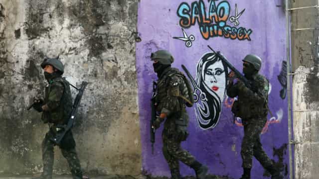 Reajuste de 5% vai alcançar também militares das Forças Armadas