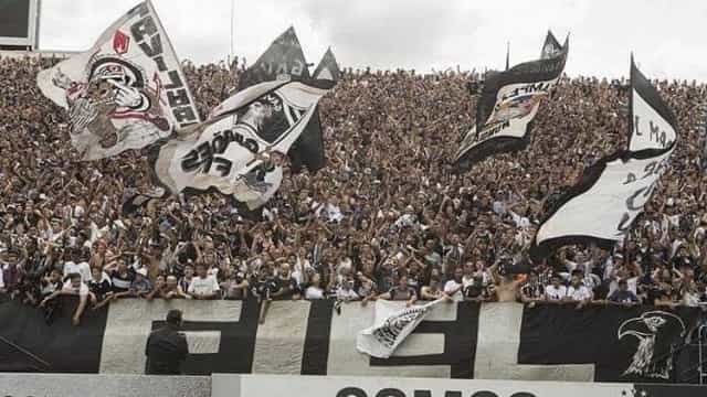 Após repercussão, intérprete da Gaviões desiste de protesto contra Bolsonaro