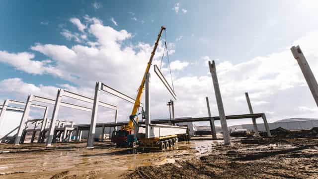 Quase 7 mil obras estão paradas no País