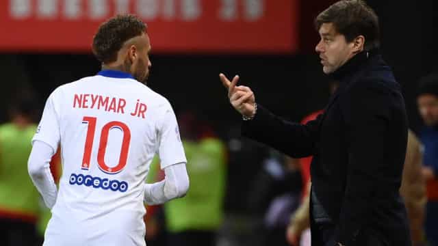 Pochettino clama para torcida apoiar o PSG durante o clássico: ‘Proteste depois’
